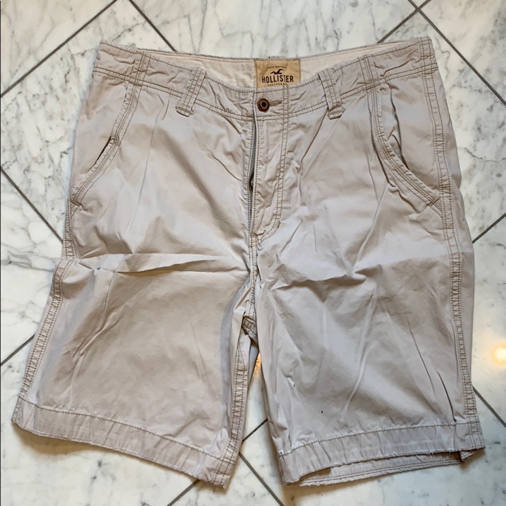 Hollister khaki shorts